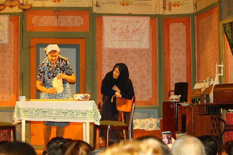 Trampoty z laskou (60).JPG